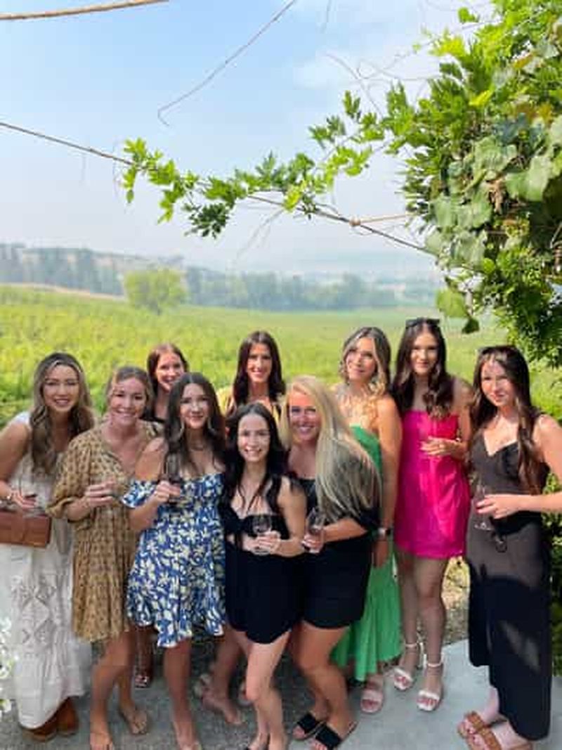 Billet Victoria: visite d'une jounée guidée sur le vin