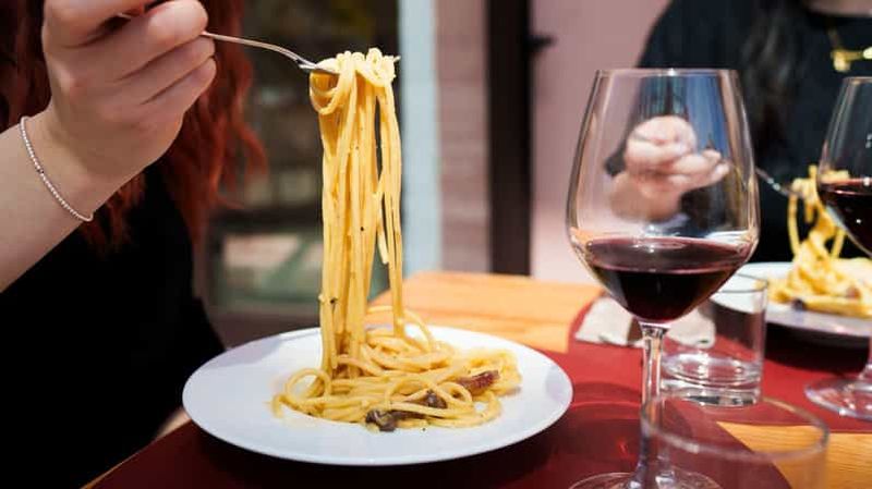 Billet Olbia : cours de cuisine sur la véritable carbonara