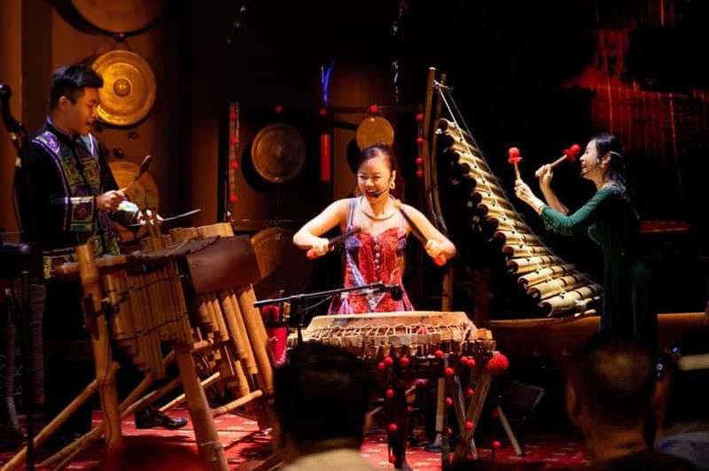 Billet Hô Chi Minh : visite en bus à toit ouvert, spectacle Chào et dîner