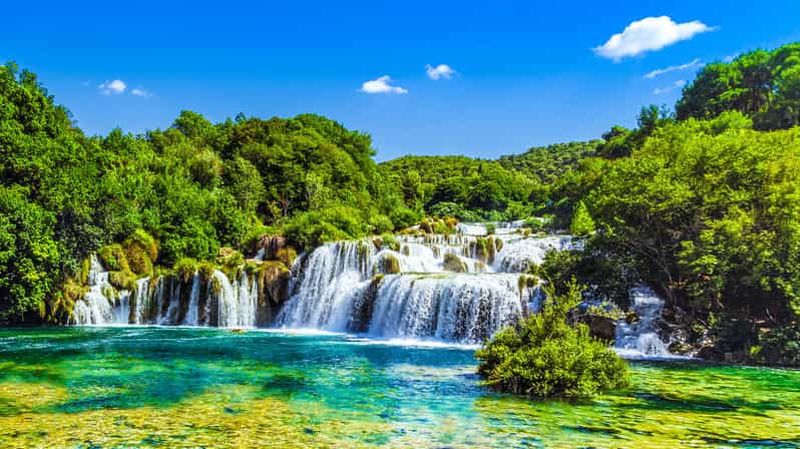 Billet Au départ de Split et Trogir : Krka Waterfalls Day Tour avec tour en bateau