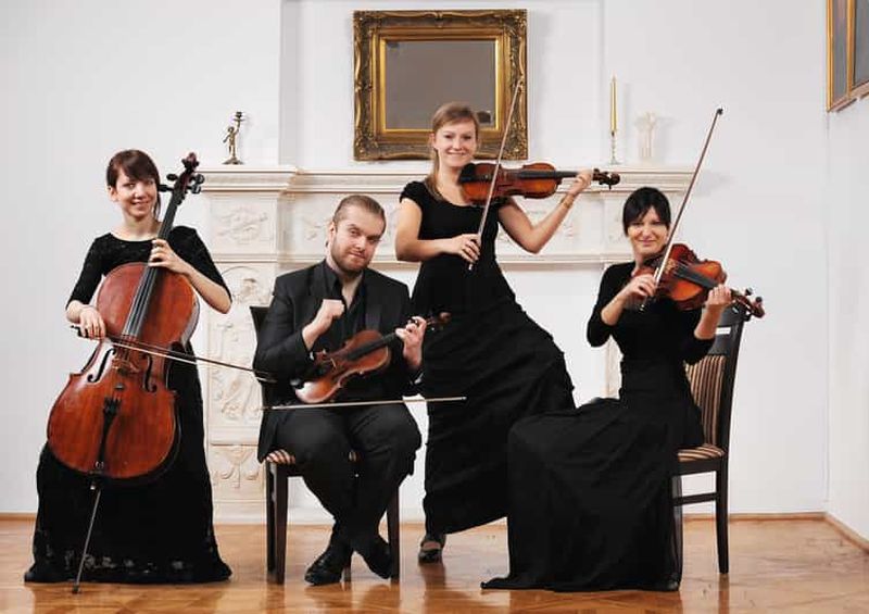 Billet Cracovie : Concert de musique de Noël avec du vin