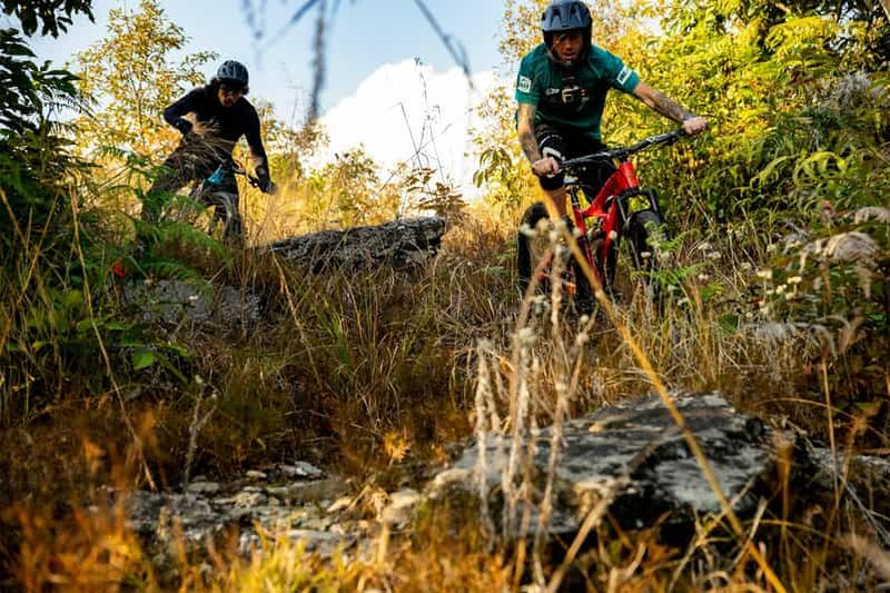 Billet Pokhara : Excursion en vélo de montagne enduro au camp de base australien