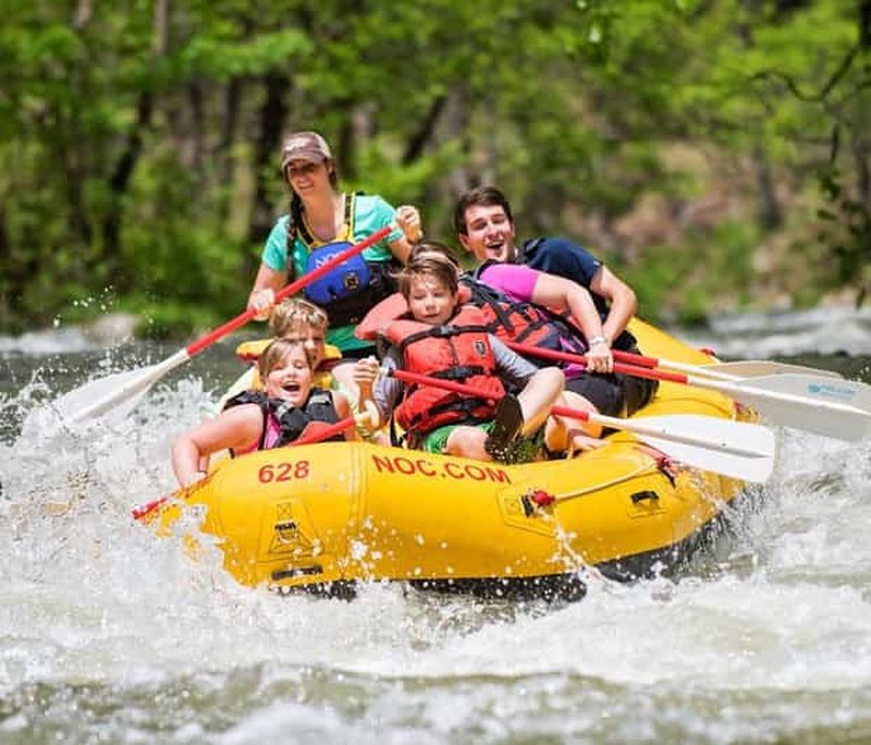 Billet Bryson City : Excursion guidée de rafting en eaux vives sur la rivière Nantahala