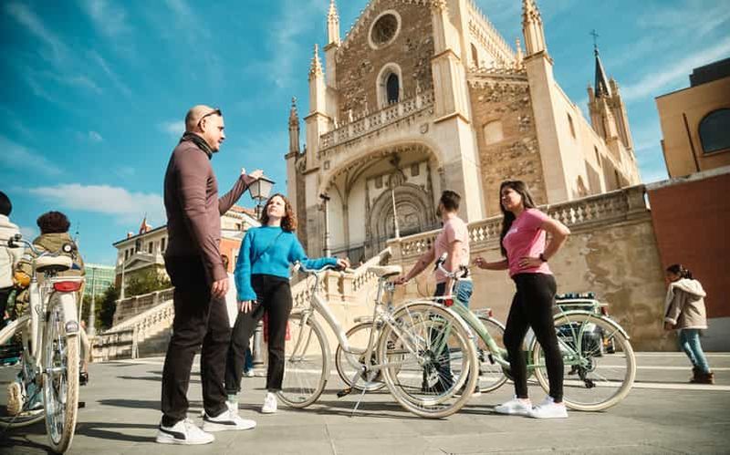 Billet Madrid : visite guidée à vélo vintage des temps forts de la ville