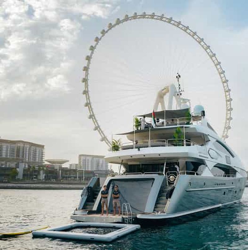 Billet Dubaï : Dîner VIP sur un superyacht Sunseeker, boissons et DJ en direct