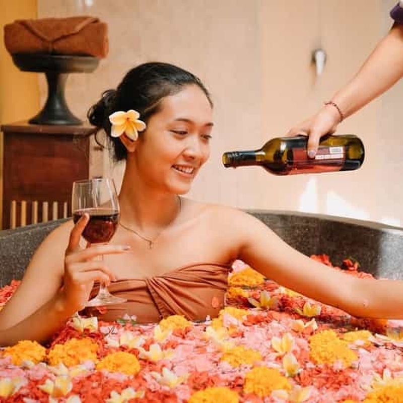 Billet Bali : Spa de luxe Massage balinais gommage bain de fleurs 2 heures