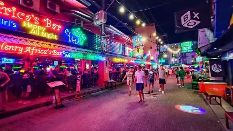 Billet Ko Samui : tournée des bars VIP, verres offerts et entrée en boîte de nuit