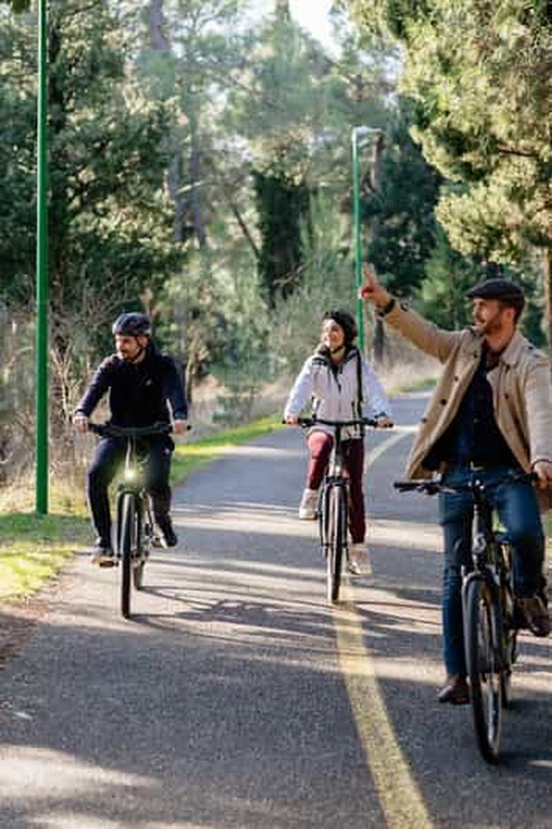 Billet Podgorica à vélo électrique : culture, joyaux cachés et rivières