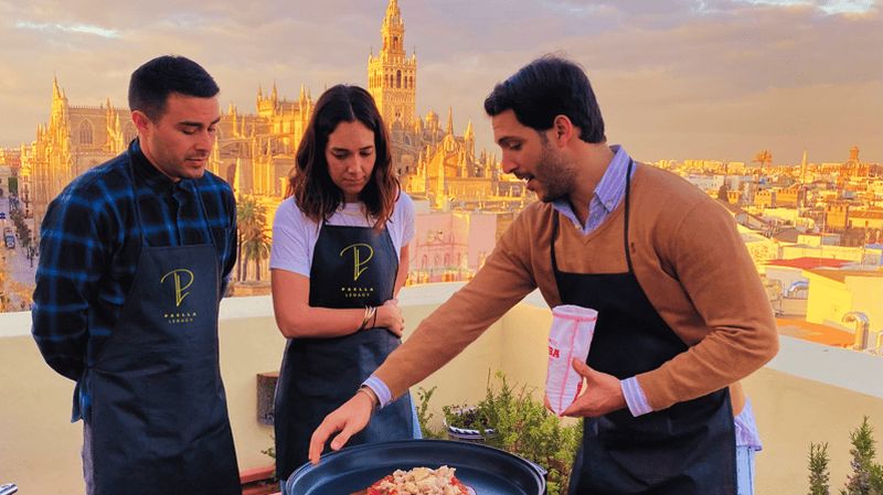 Billet Séville : cours de cuisine de paella et 30 minutes de questions-réponses avec un expert local