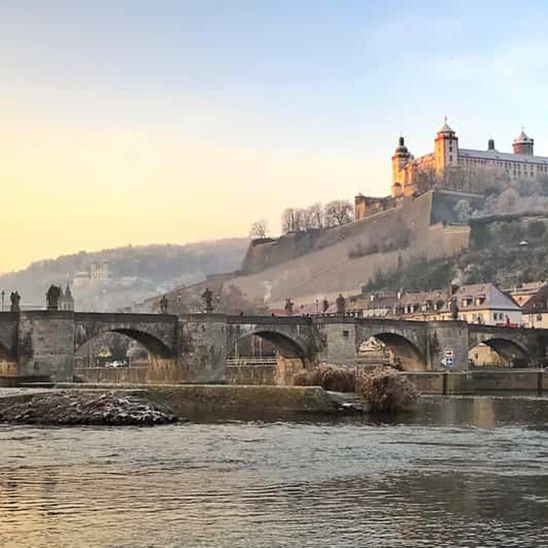 Billet Würzburg : Brückenschoppen édition hivernale (visite guidée avec vin chaud)