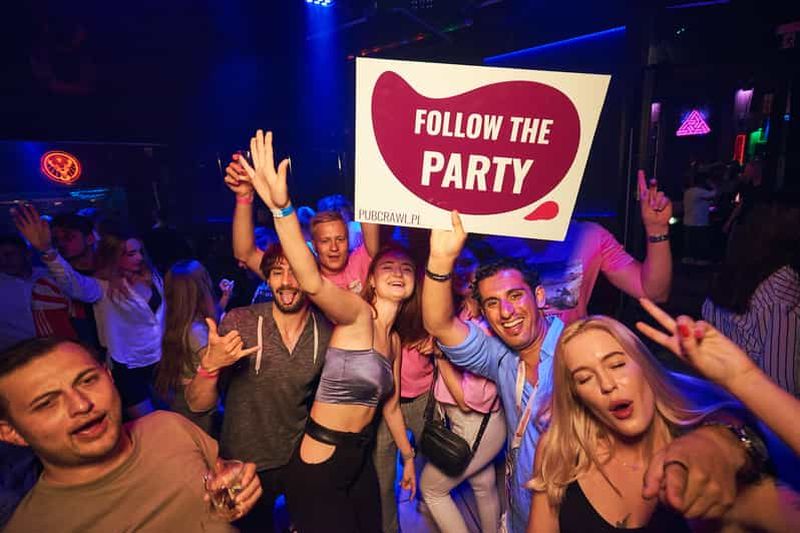 Billet Varsovie : Tournée des bars avec un open bar d'une heure en option