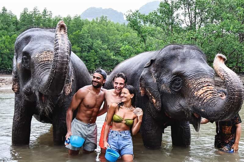 Billet Krabi : Séance de bain pour les éléphants à l'abri des éléphants de Krabi