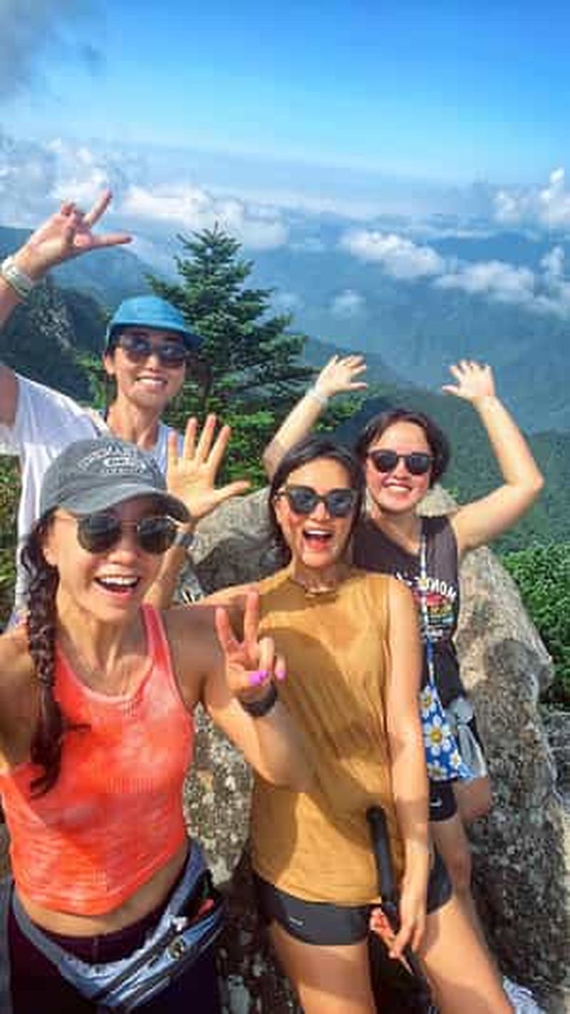 Billet Randonnée en petit groupe sur les sentiers secrets du mont Bukhan et déjeuner local