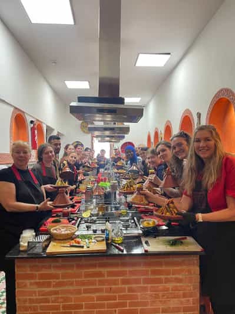 Billet Fès : cours de cuisine marocaine et visite du souk