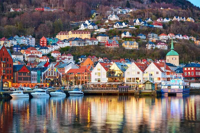Billet Bergen : visite touristique à pied avec trajet en ferry