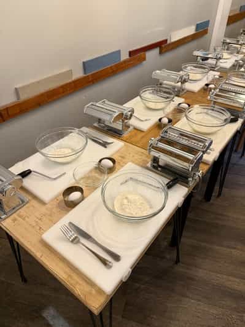 Billet Palerme : cours de cuisine « pâtes et tiramisu » avec vin à volonté