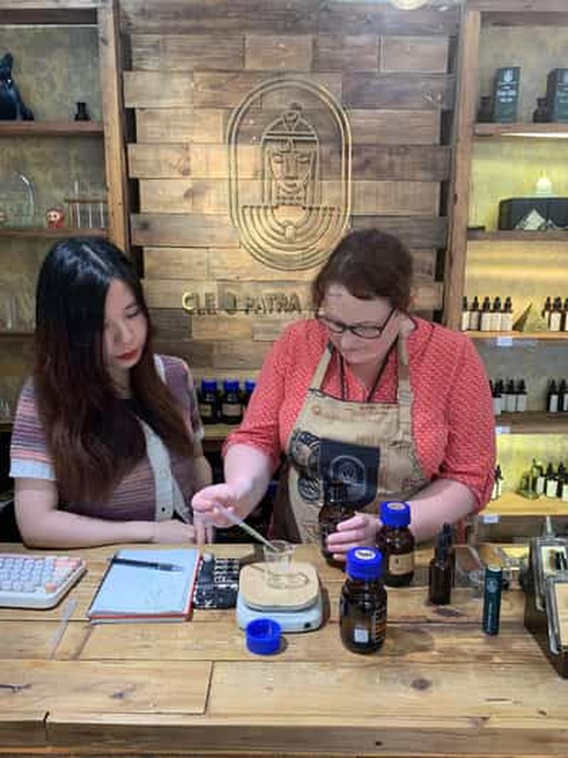 Billet Atelier de fabrication de parfum de haute qualité à Hô-Chi-Minh-Ville