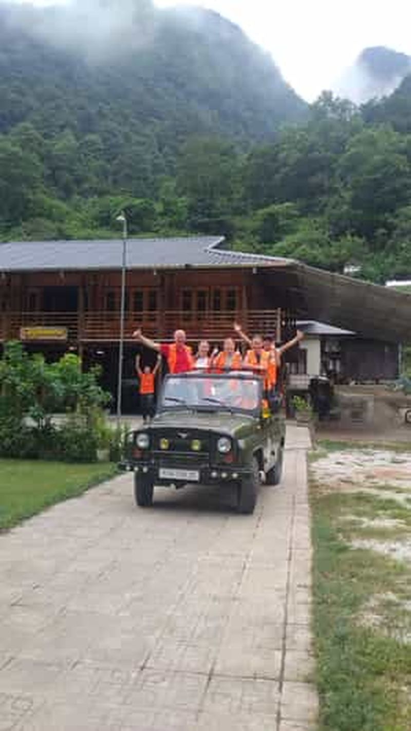 Billet Au départ de Hanoï : Circuit Cao Bang Loop - Circuit en jeep militaire 4 jours 3 nuits