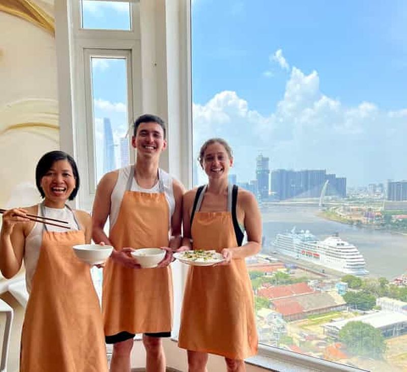 Billet Hô Chi Minh-Ville : cours de cuisine maison, cuisine climatisée avec vue sur le fleuve