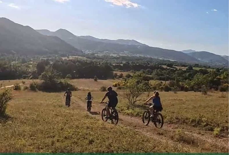 Billet L'Aquila : Visite en vélo électrique parmi les chênes séculaires