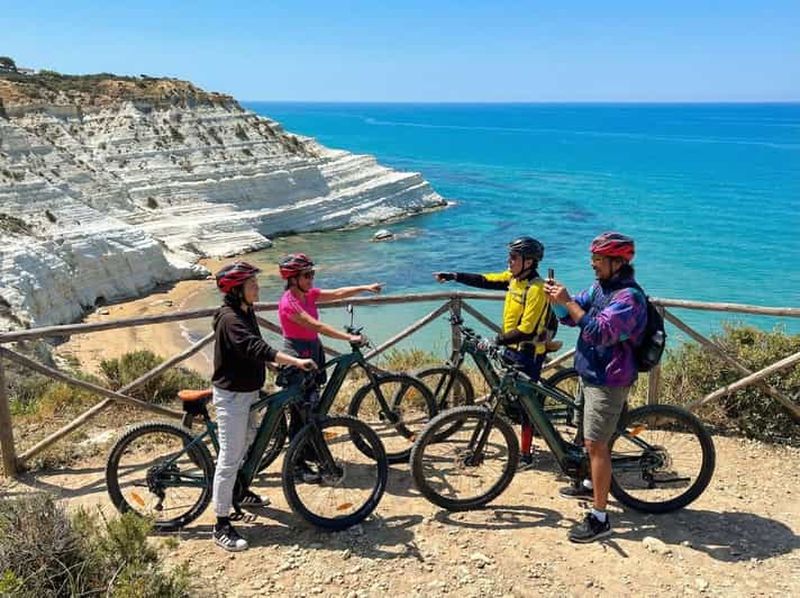 Billet Vélo électrique Scala dei Turchi : dégustation de nourriture, villages, plongée en apnée, réserve naturelle
