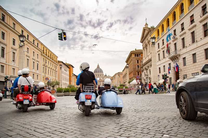 Billet Visite de l'après-midi en side-car Vespa avec arrêt gourmand au Gelato