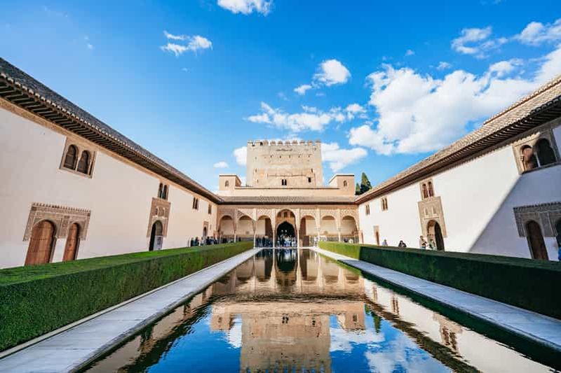 Billet Grenade : Visite guidée de l'Alhambra avec les palais et jardins nasrides