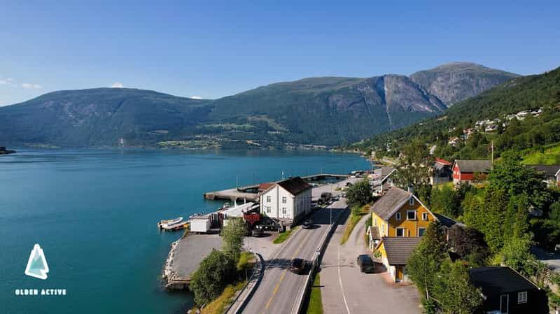 Billet Olden : kayak dans les fjords, combinaison étanche et bateau de sécurité