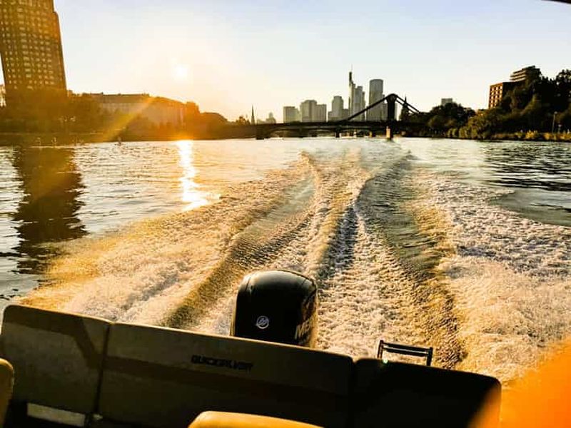 Billet Francfort : Tour en bateau privé - Vitesse, Fun & Skyline