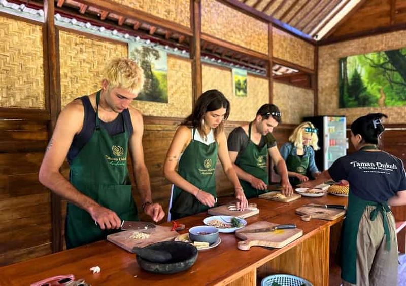 Billet Ubud : Cours de cuisine balinaise dans une ferme biologique