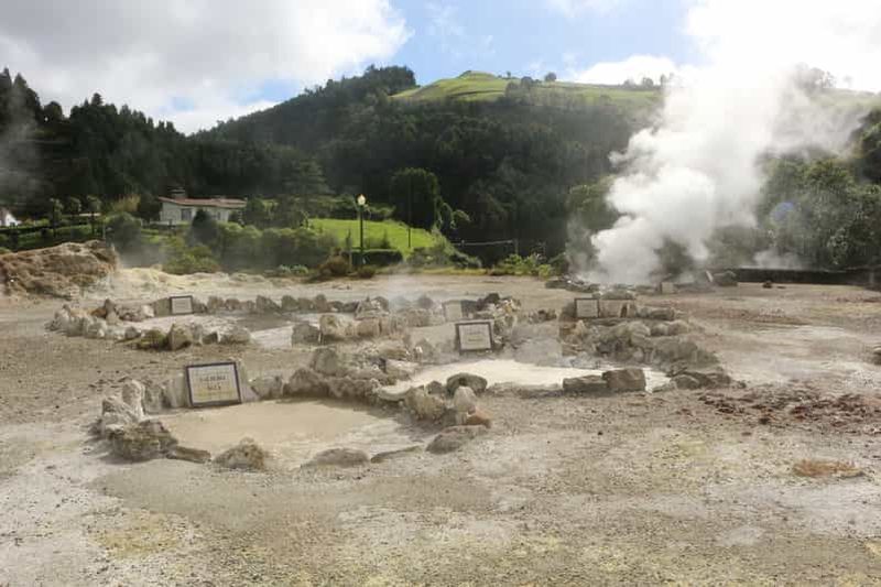 Billet De Ponta Delgada: excursion guidée d'une journée en 4x4 au bord du lac de Furnas