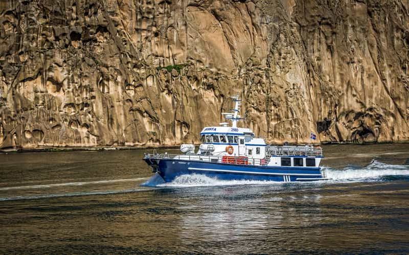 Billet Vestmannaeyjar : Tour de l'île de Heimaey en bateau
