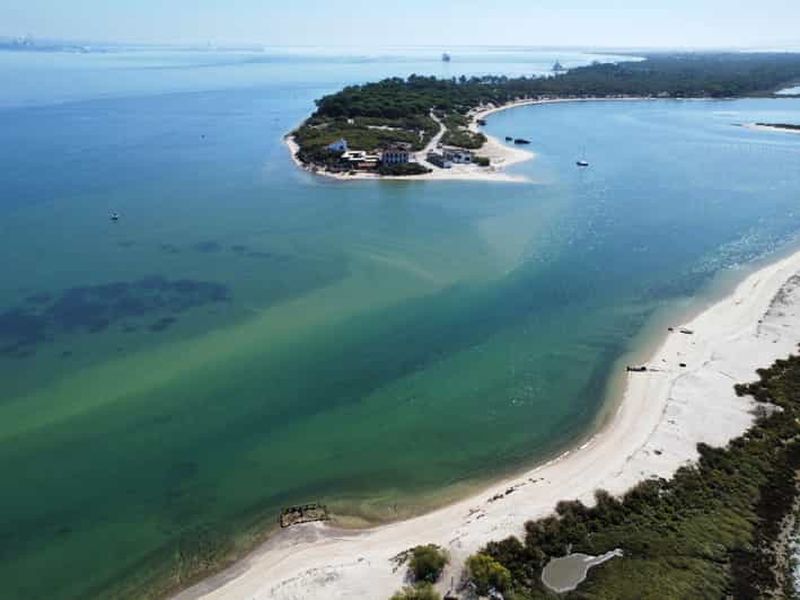 Billet Setúbal : Transfert en bateau vers Tróia et les ruines romaines
