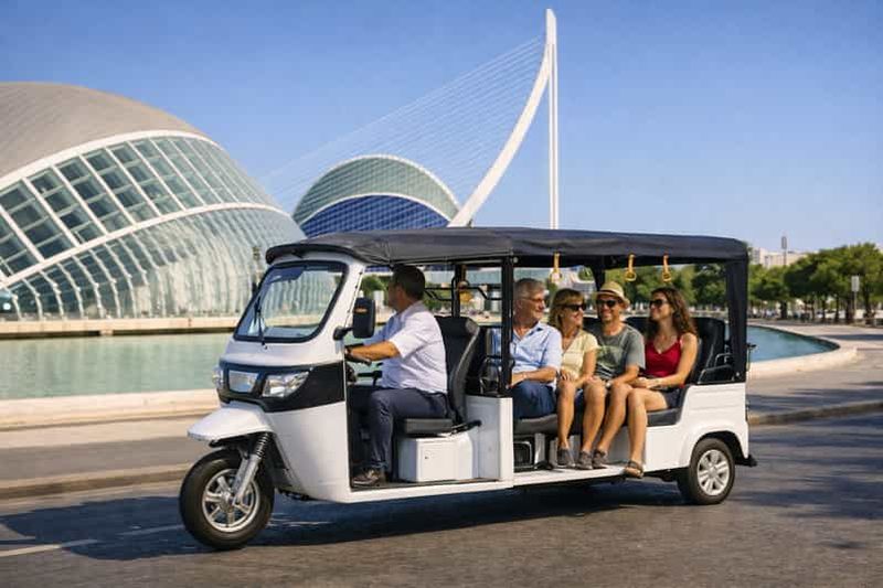 Billet Valence pour les croisiéristes : visite en Tuk Tuk (2 heures)