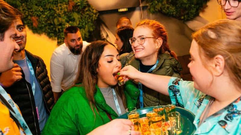 Billet Budapest : tournée des bars incontournable avec shots et entrée VIP en boîte de nuit