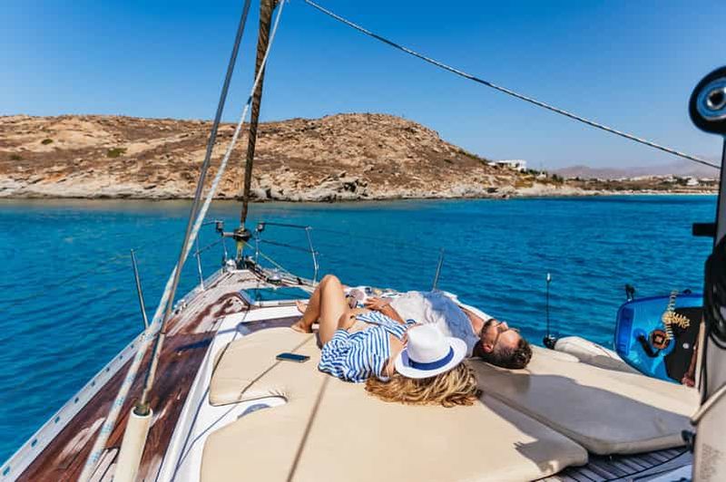Billet Naxos : croisière à la voile avec déjeuner et boissons