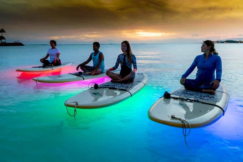 Billet Honolulu : Cours de SUP Yoga de nuit