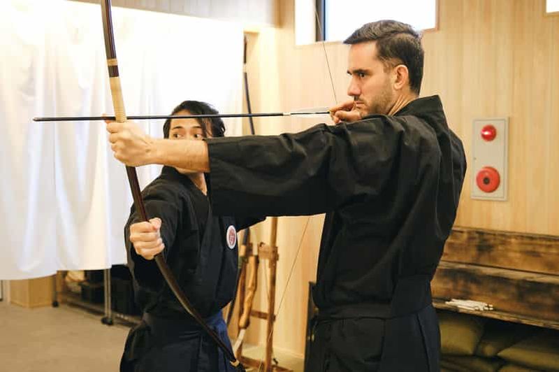 Billet Expérience samouraï à Tokyo : kyudo (tir à l'arc) et maniement du sabre