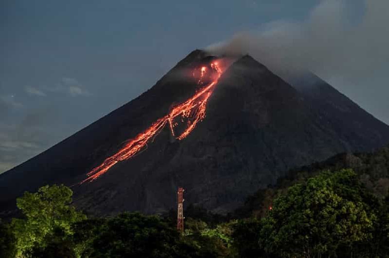 Billet Yogyakarta : Visite guidée du Mont Merapi en Jeep Lava Tour