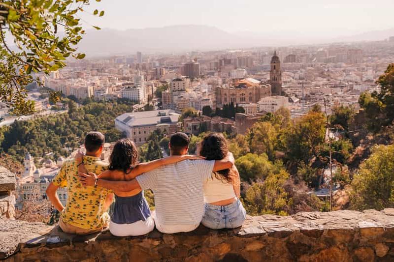 Billet Malaga : visite en Tuktuk avec vues et espeto de sardines