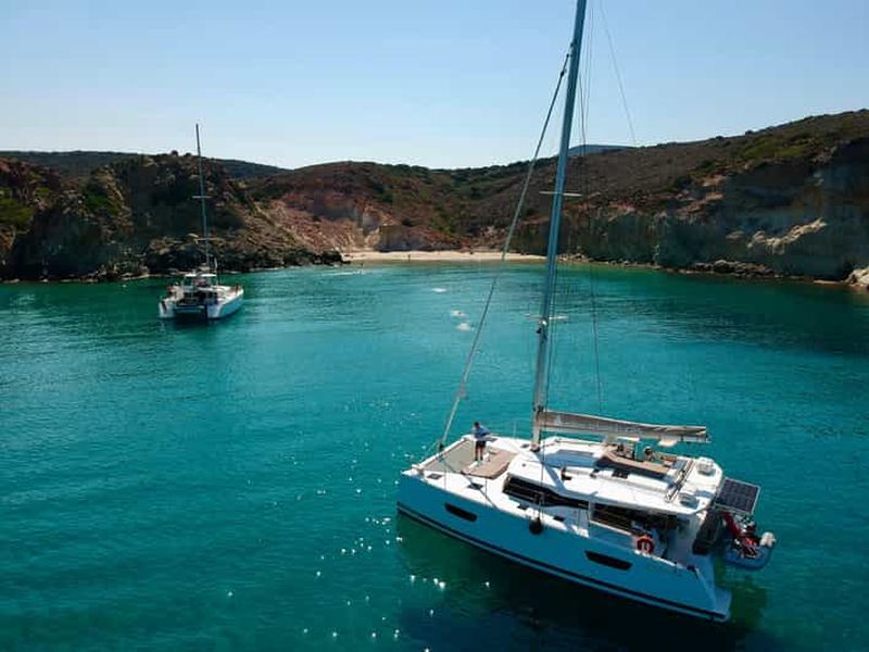 Billet Milos : croisière d'une demi-journée en catamaran à Kleftiko