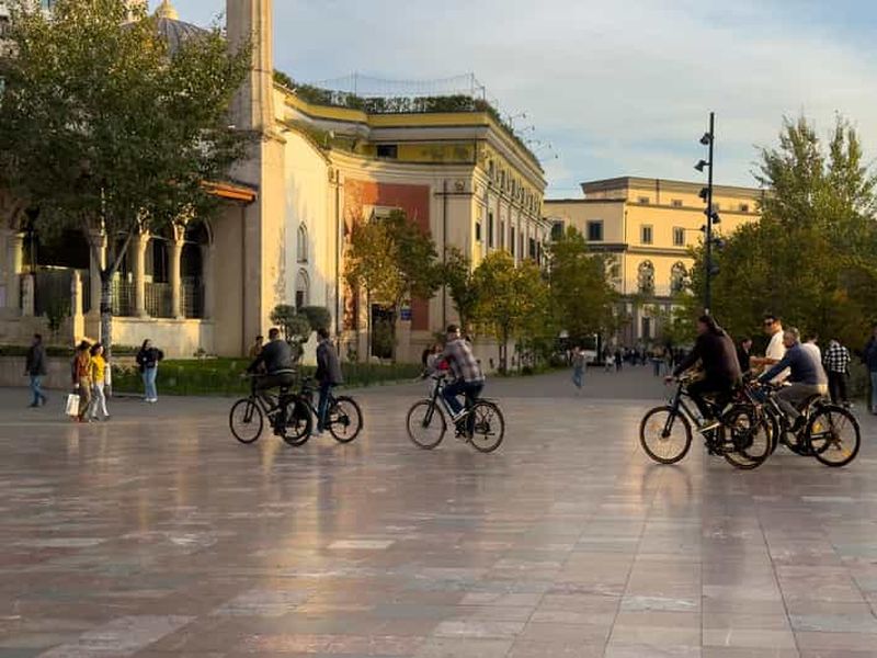Billet Tirana : visite guidée à vélo des principales attractions