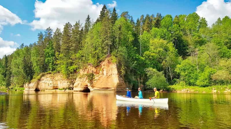 Billet Au départ de Riga : excursion d'une journée en kayak dans la vallée pittoresque de la rivière Gauja