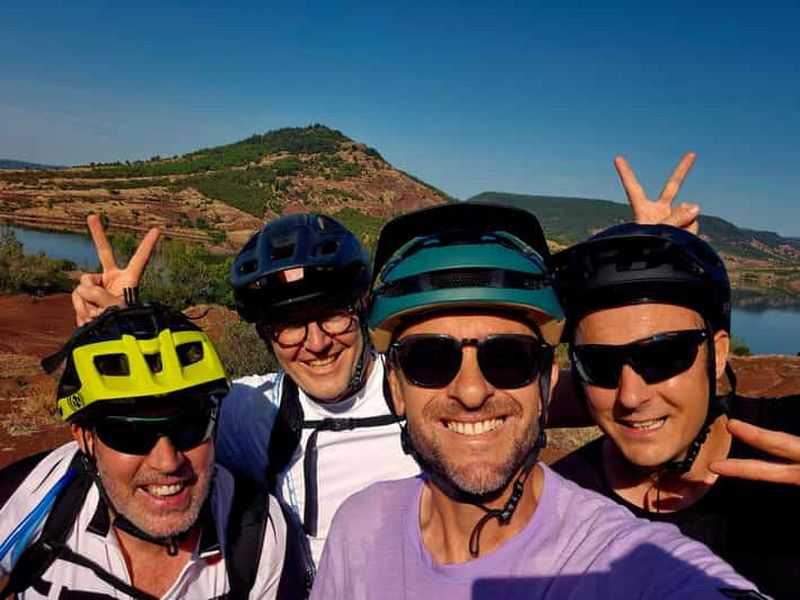 Billet Salagou : tour guidé en e-bike entre lac et terres rouges