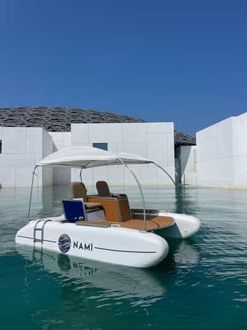 Billet Abou Dabi : excursion de luxe en catamaran électrique au Louvre