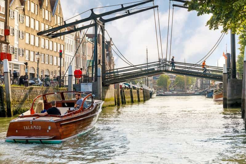 Billet Dordrecht : Visite à pied de la ville avec tour en bateau