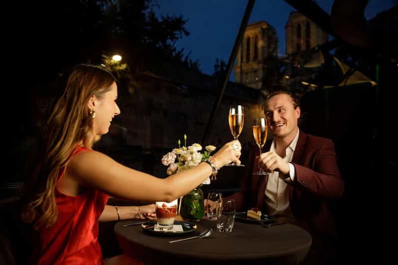 Billet Paris : Dîner-croisière de 3 plats sur la Seine avec musique live