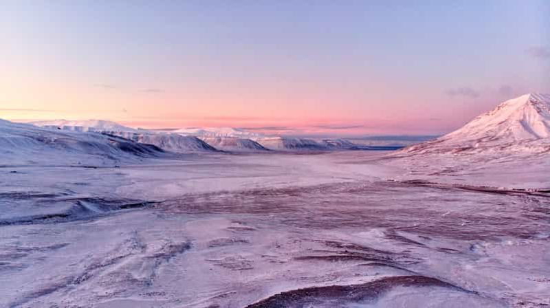 Billet Svalbard : excursion photo privée en motoneige, de la ville au fjord