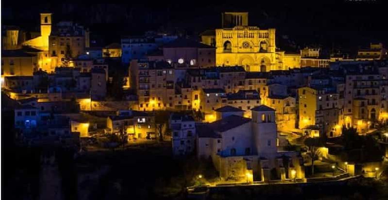 Billet Cuenca: visite à pied des points forts nocturnes en espagnol