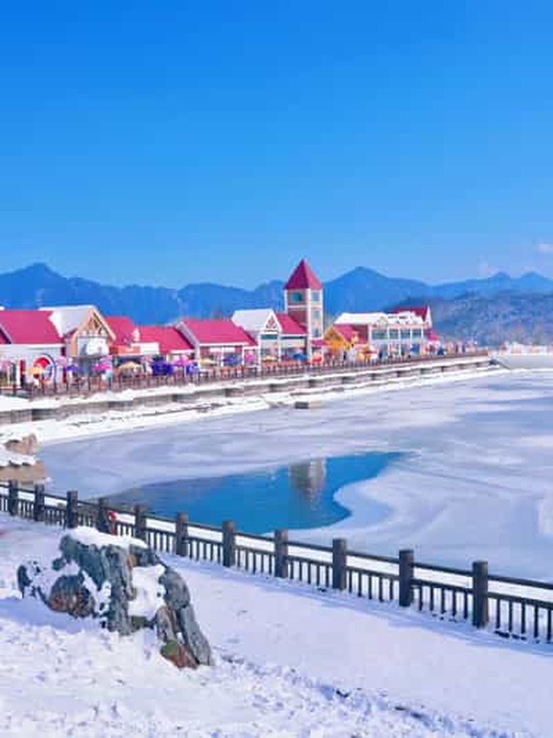 Billet Visite d'une journée à la montagne de Xiling : activités de neige ou randonnée